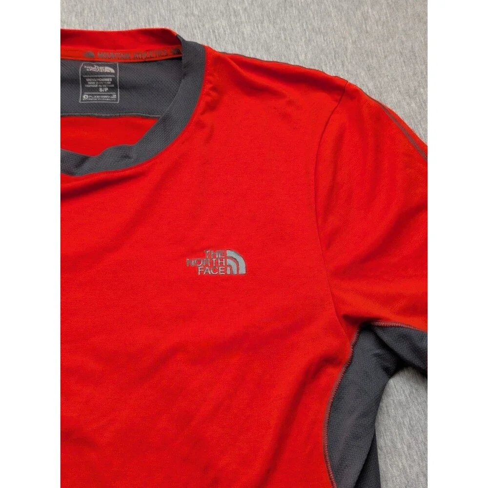 North Face Red & charcoal short sleeve shirt - mens Small EUC